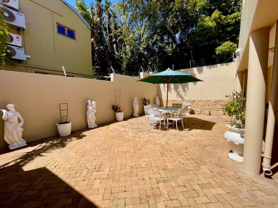 3 Bedroom Property for Sale in Oranjezicht Western Cape